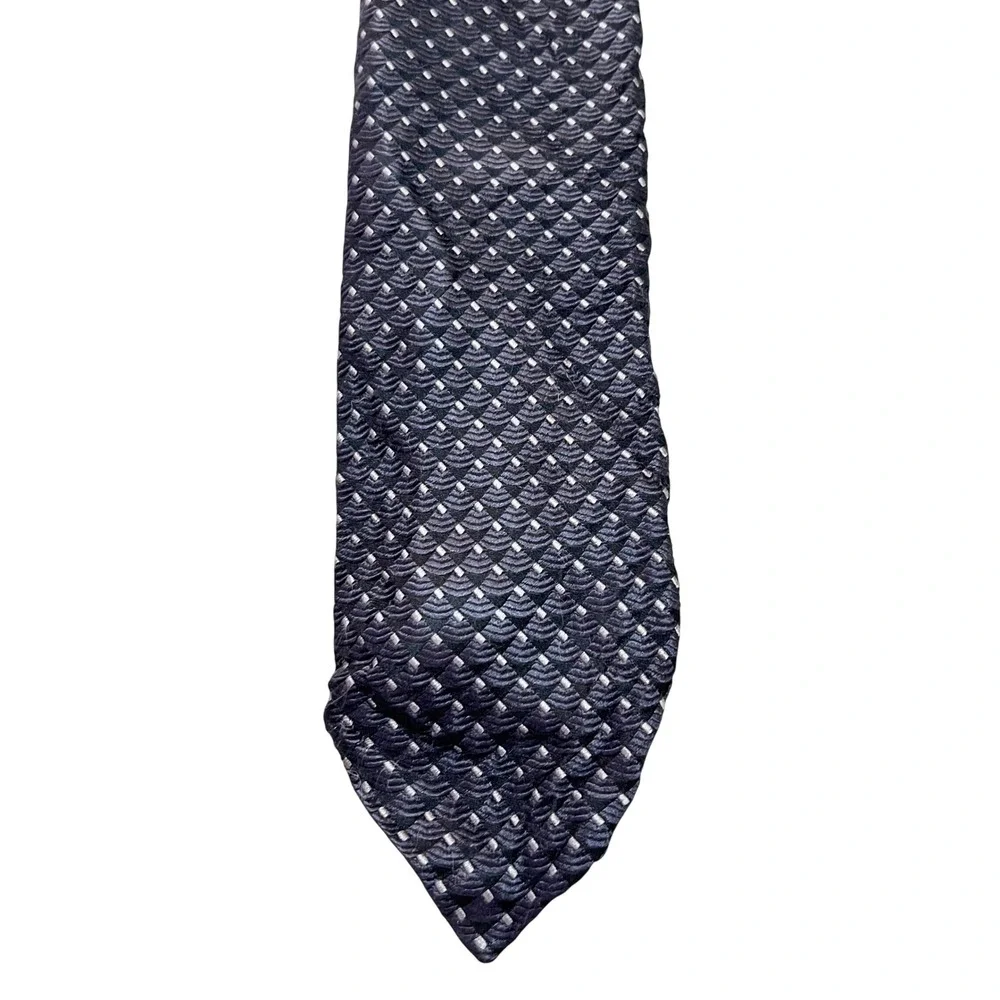 Giorgio Armani Mens‎ 100% Silk Tie Dark Blue Geometric Pattern Made in Italy